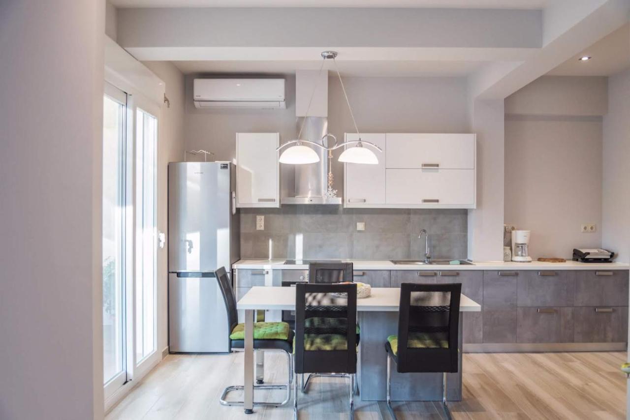 Athena Apartments Vitaládes エクステリア 写真