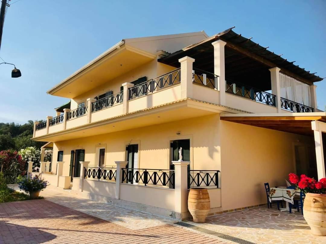 Athena Apartments Vitaládes エクステリア 写真